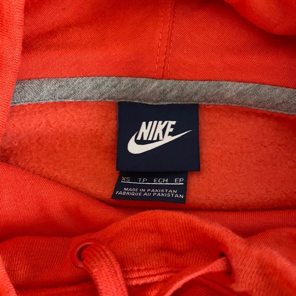 Nike sweatshirt - Picture 3 of 3